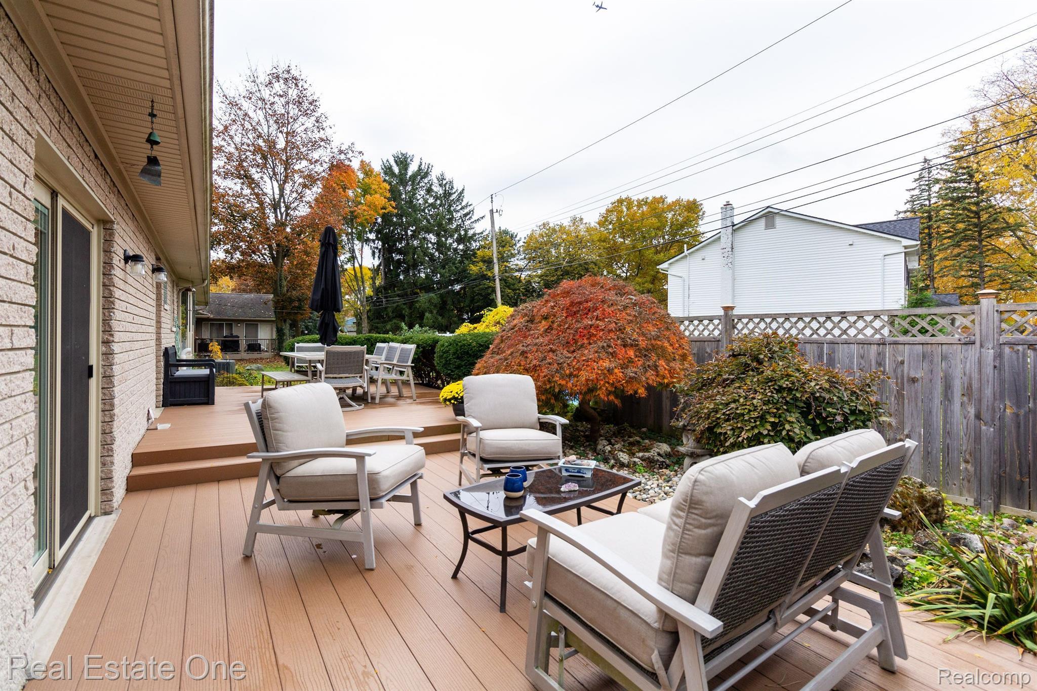 250 CLAIR HILL DR