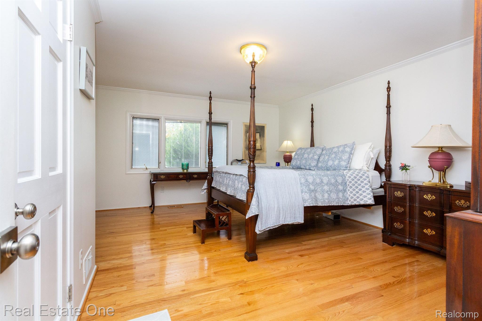 250 CLAIR HILL DR