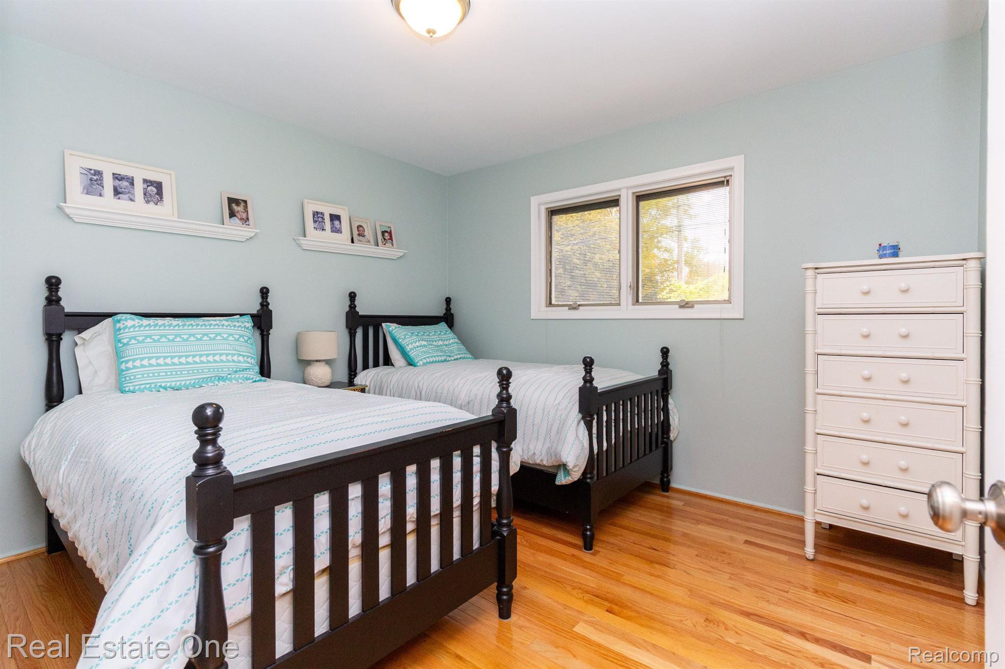 250 CLAIR HILL DR