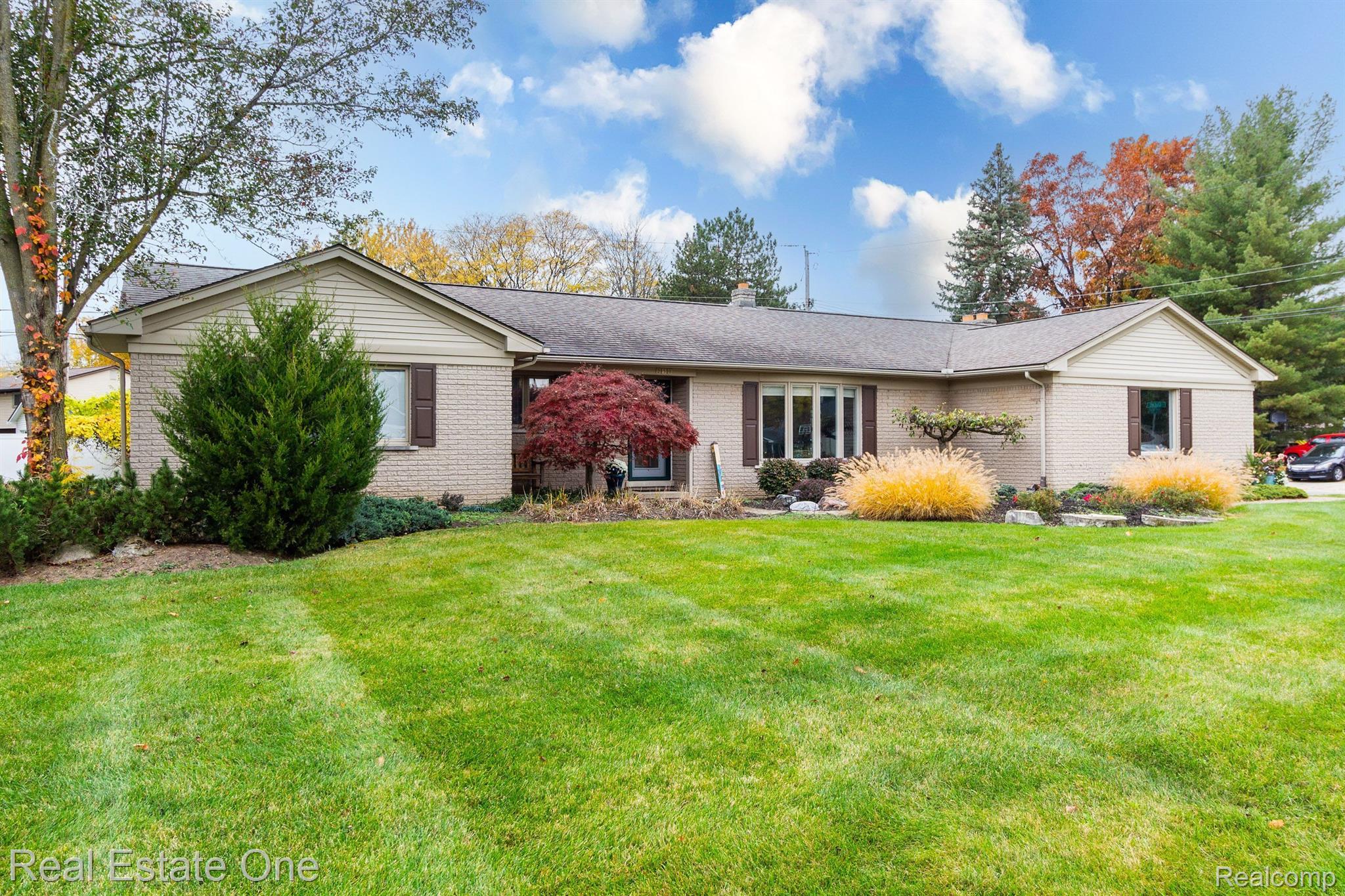 250 CLAIR HILL DR