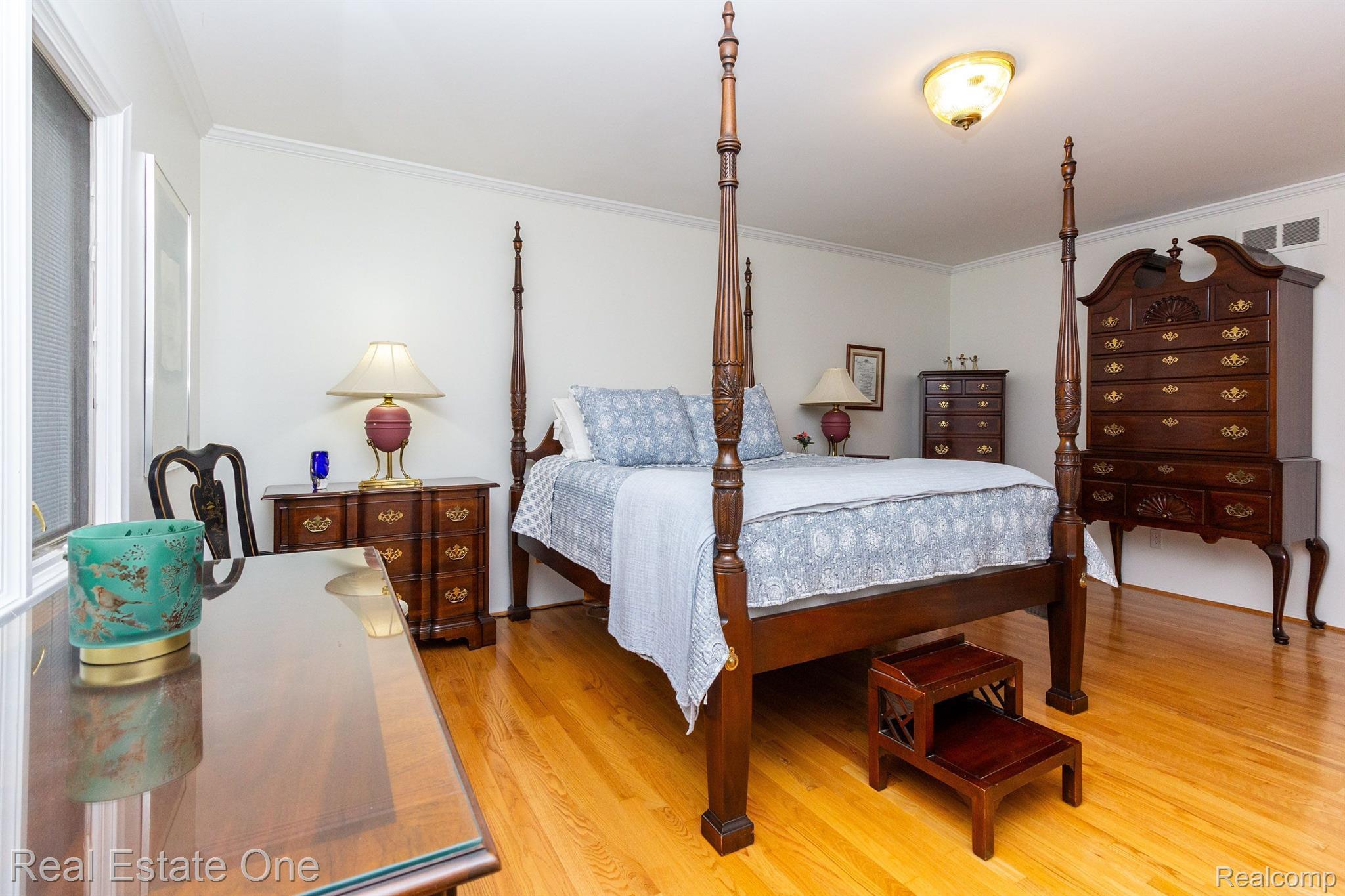 250 CLAIR HILL DR