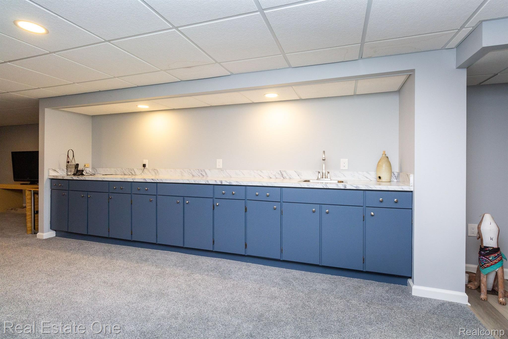 250 CLAIR HILL DR