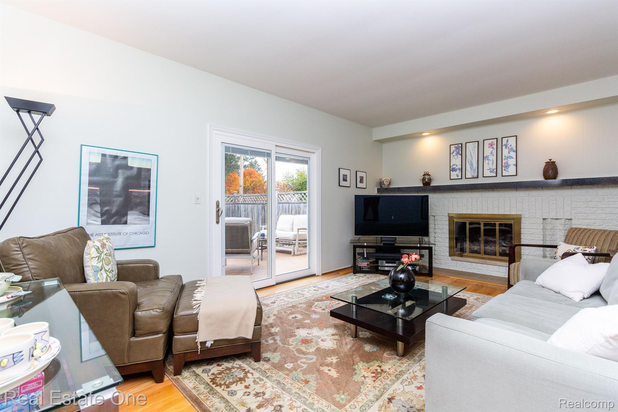 250 CLAIR HILL DR