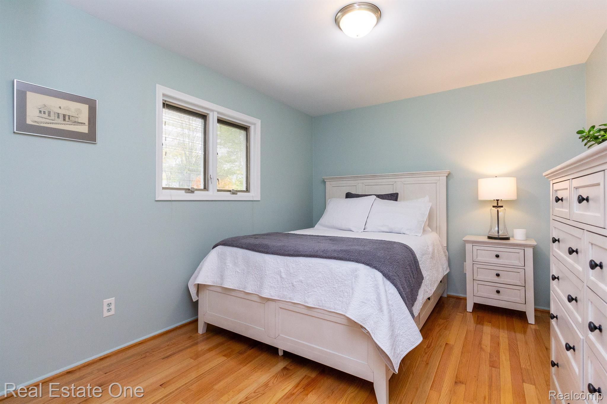 250 CLAIR HILL DR