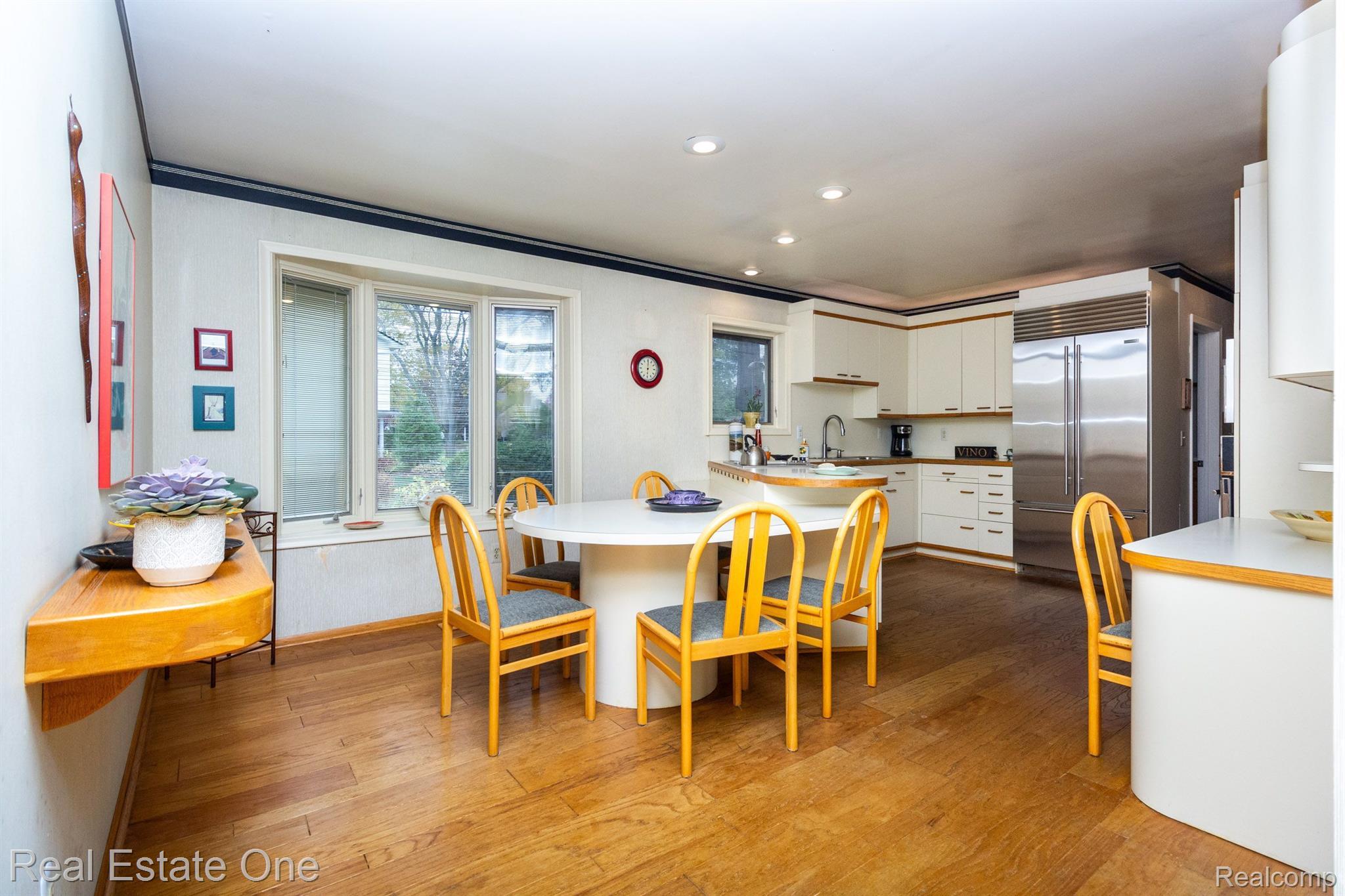 250 CLAIR HILL DR