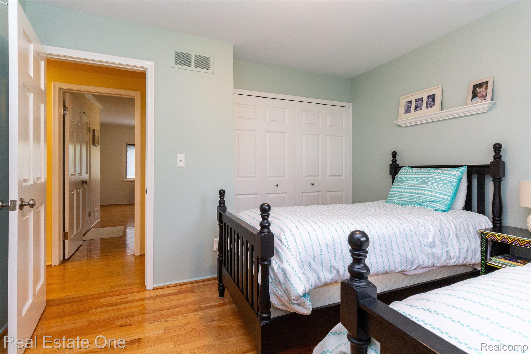 250 CLAIR HILL DR