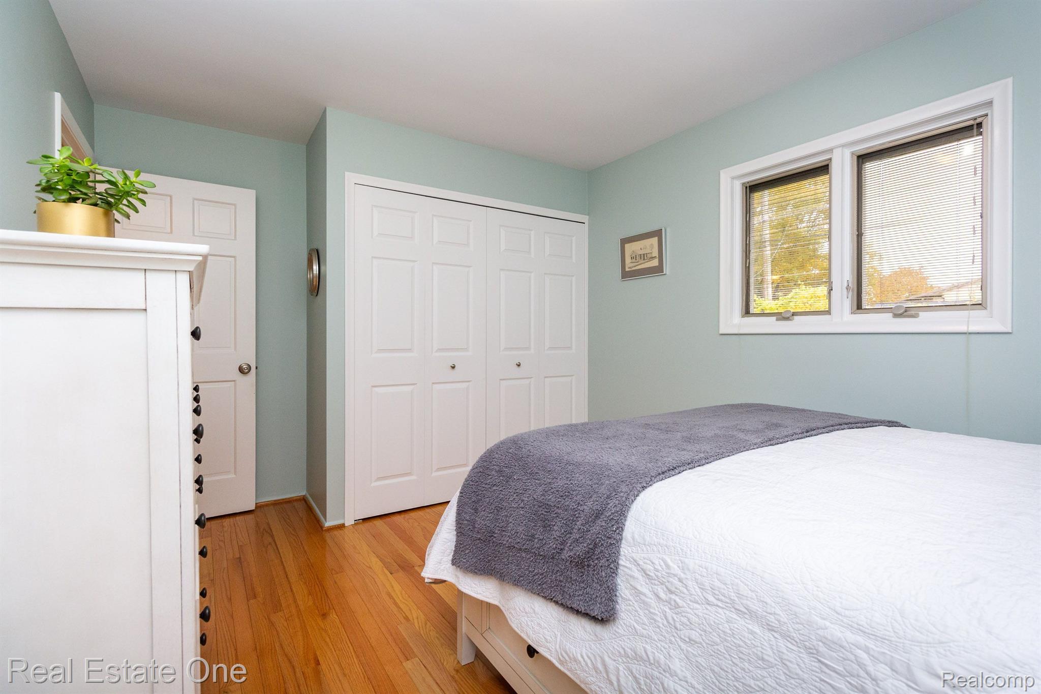 250 CLAIR HILL DR