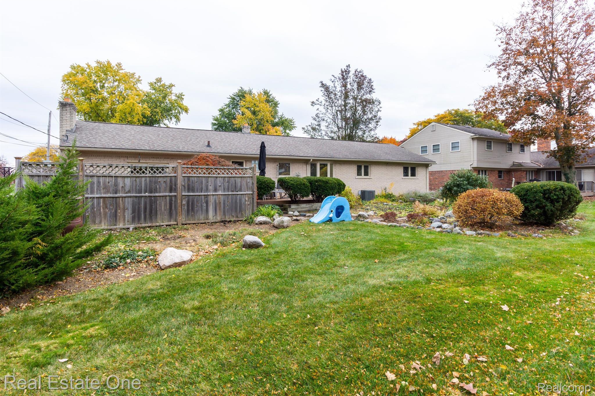 250 CLAIR HILL DR