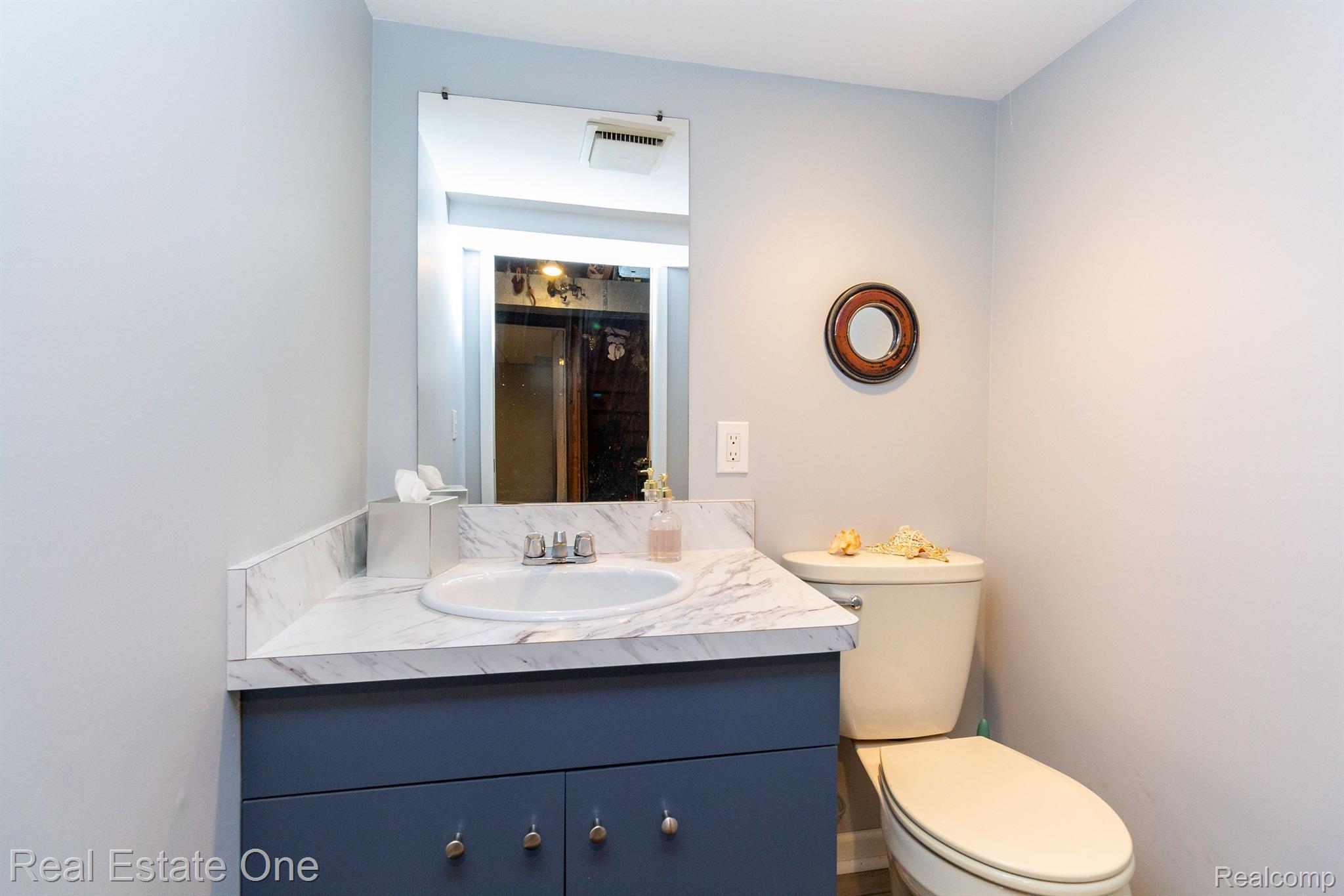 250 CLAIR HILL DR
