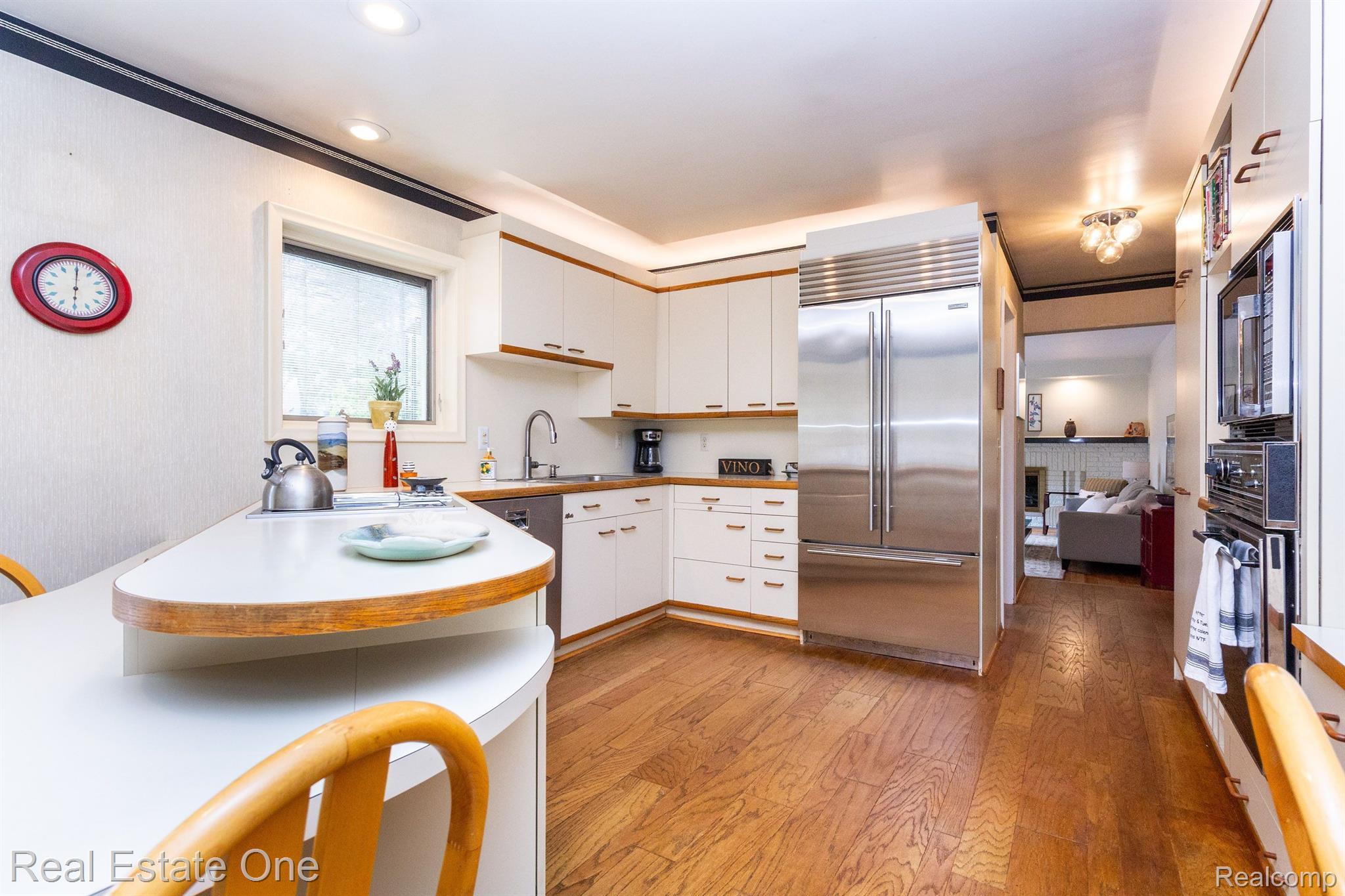 250 CLAIR HILL DR