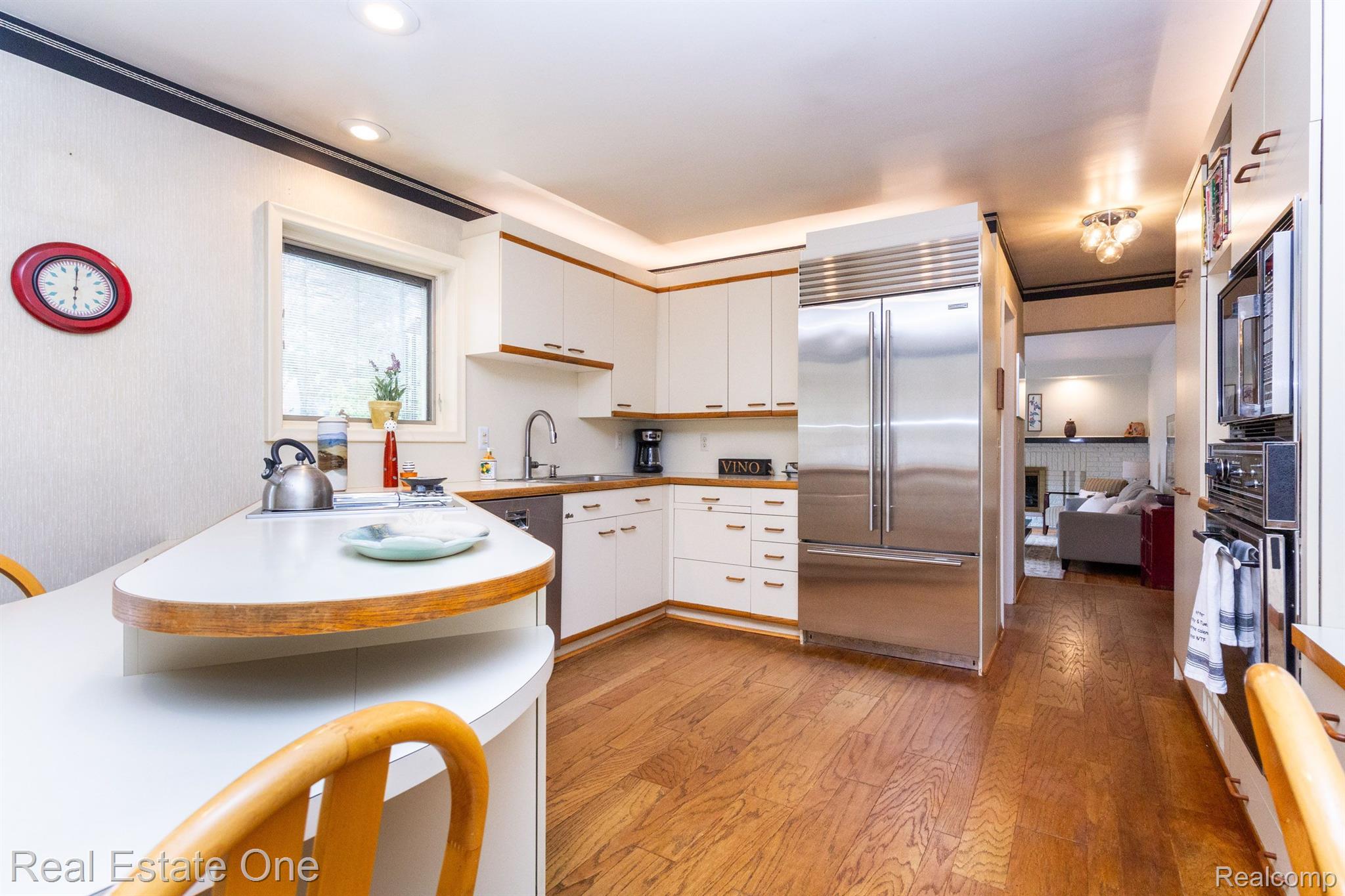 250 CLAIR HILL DR