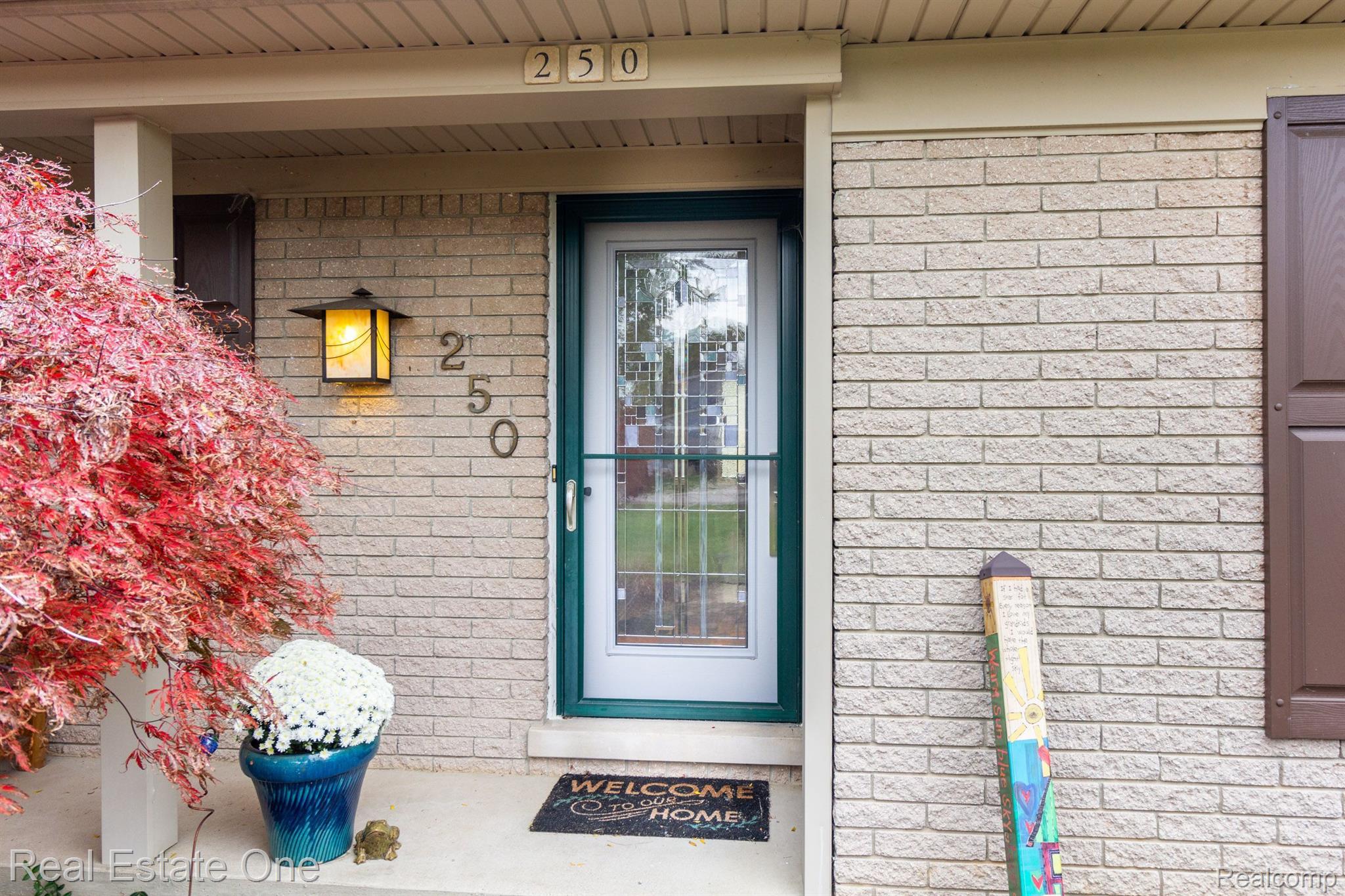 250 CLAIR HILL DR
