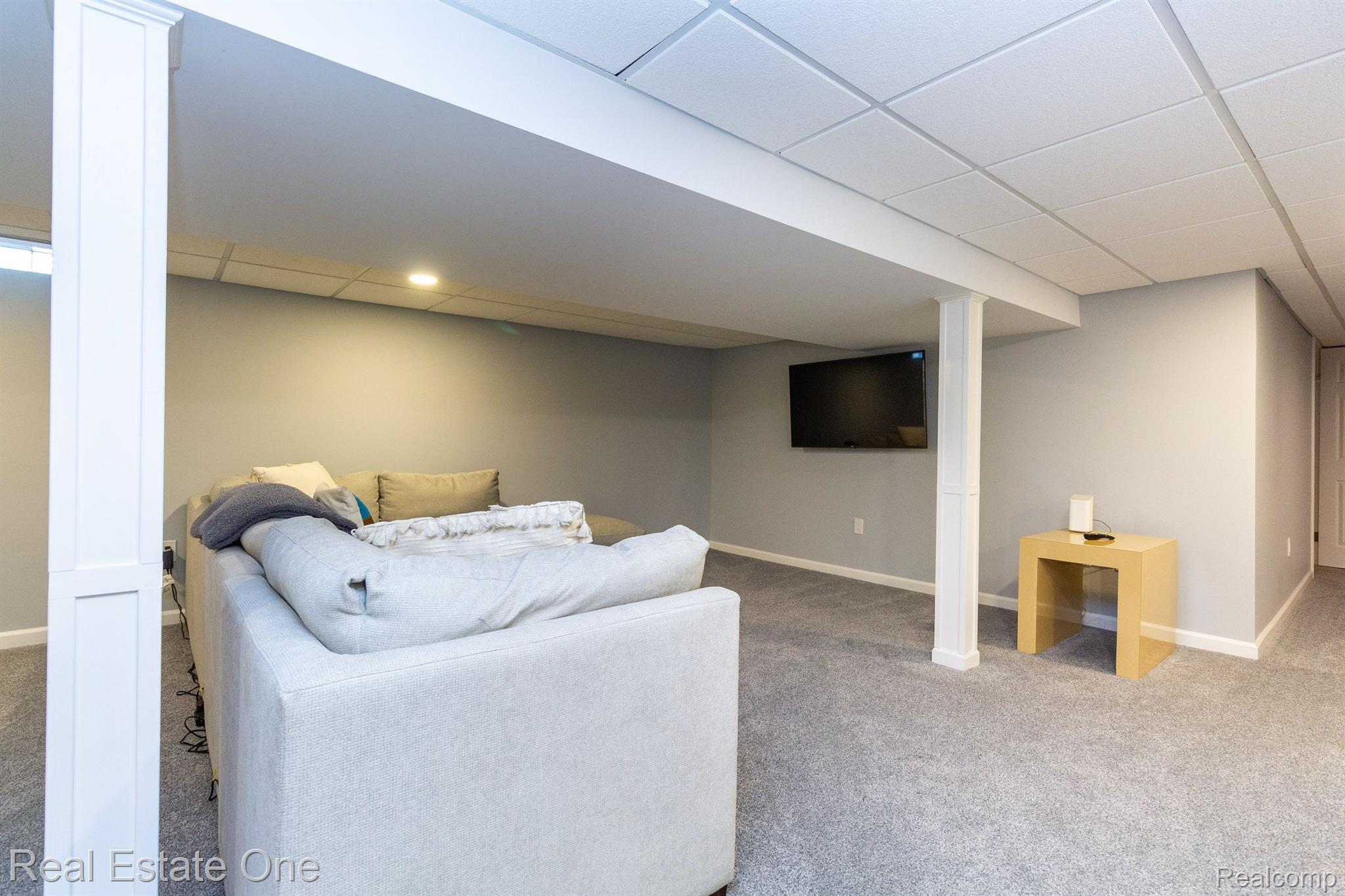 250 CLAIR HILL DR