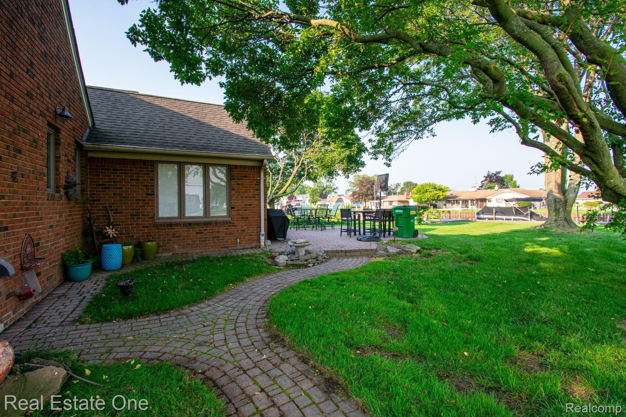 39463 E ARCHER DR