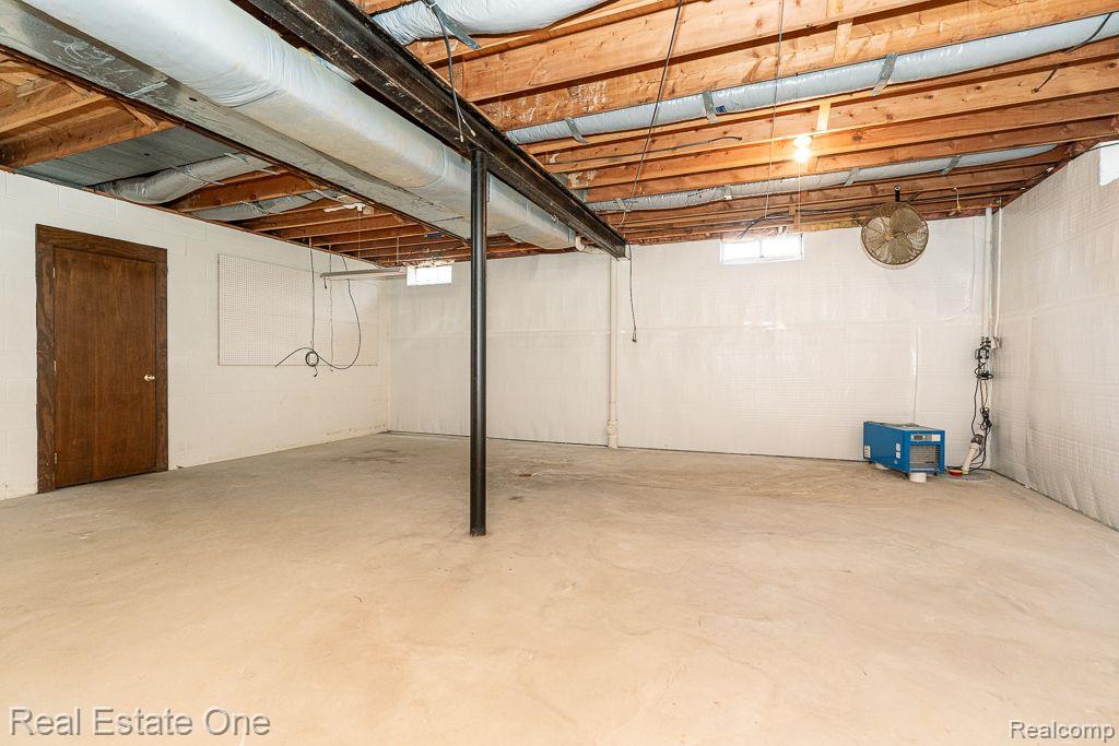 2211 HICKORY LEAF DR