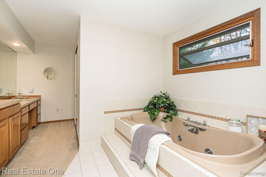 1640 MADSEN DR