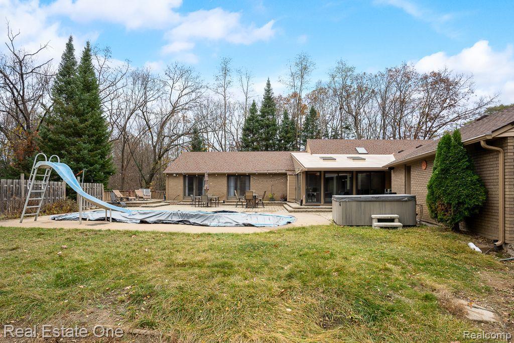 1640 MADSEN DR