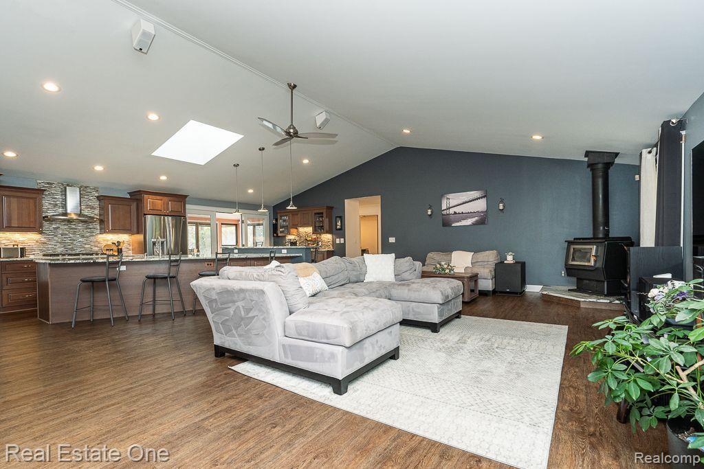 1640 MADSEN DR