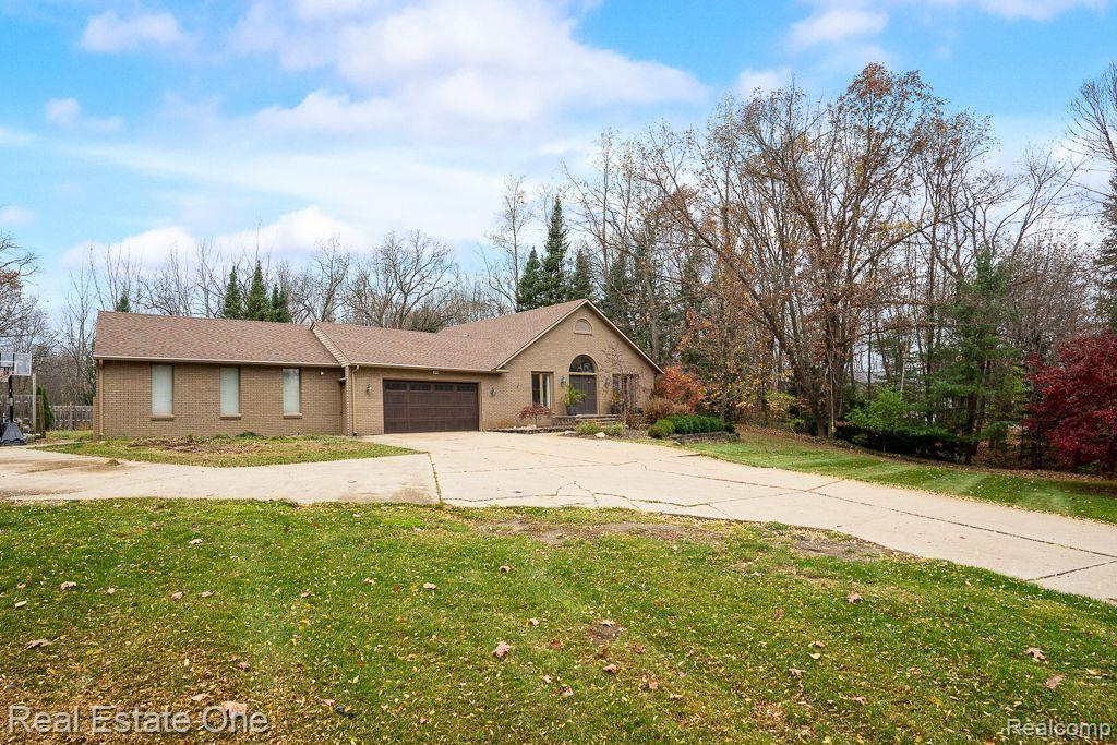 1640 MADSEN DR