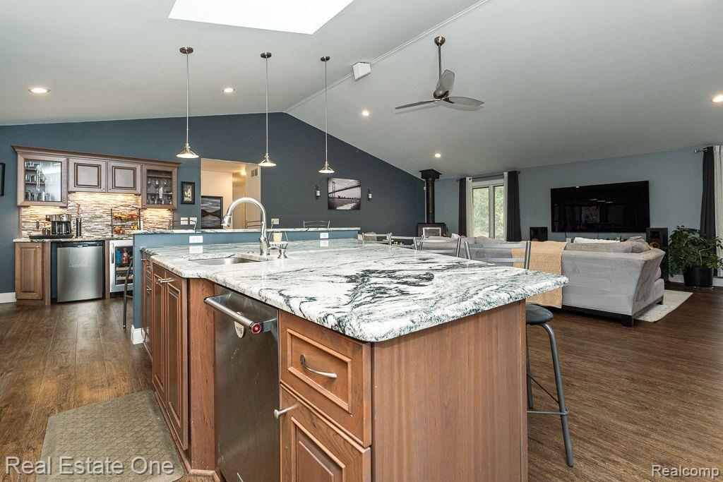 1640 MADSEN DR