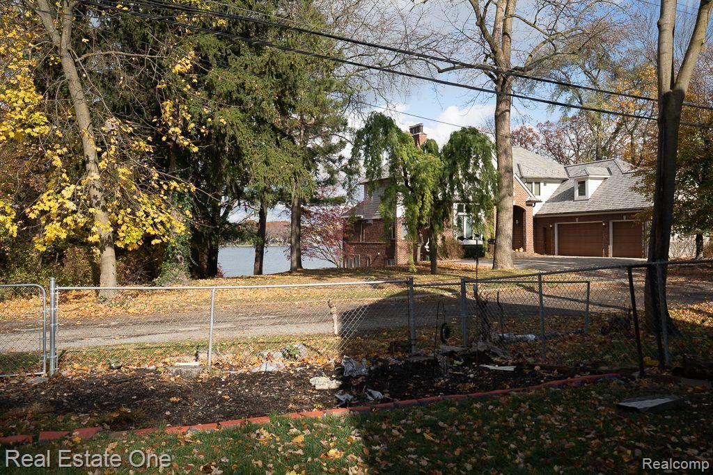 1311 FLORENCE AVE
