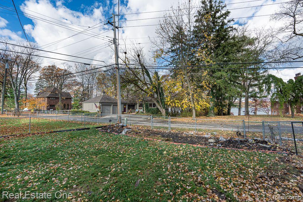 1311 FLORENCE AVE