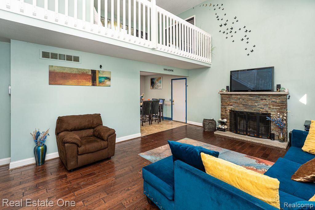 1311 FLORENCE AVE