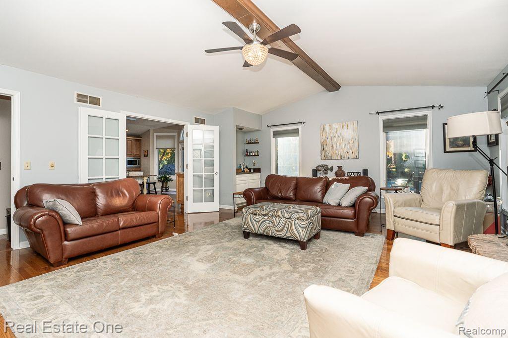675 SNOWMASS DR