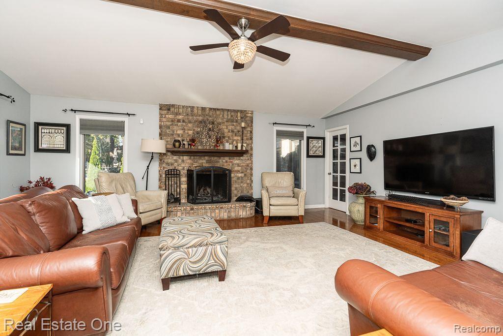 675 SNOWMASS DR