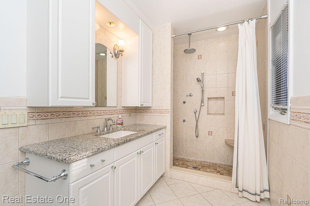 675 SNOWMASS DR
