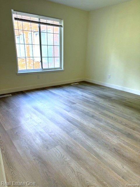 408 FOX HILLS DR S A-7