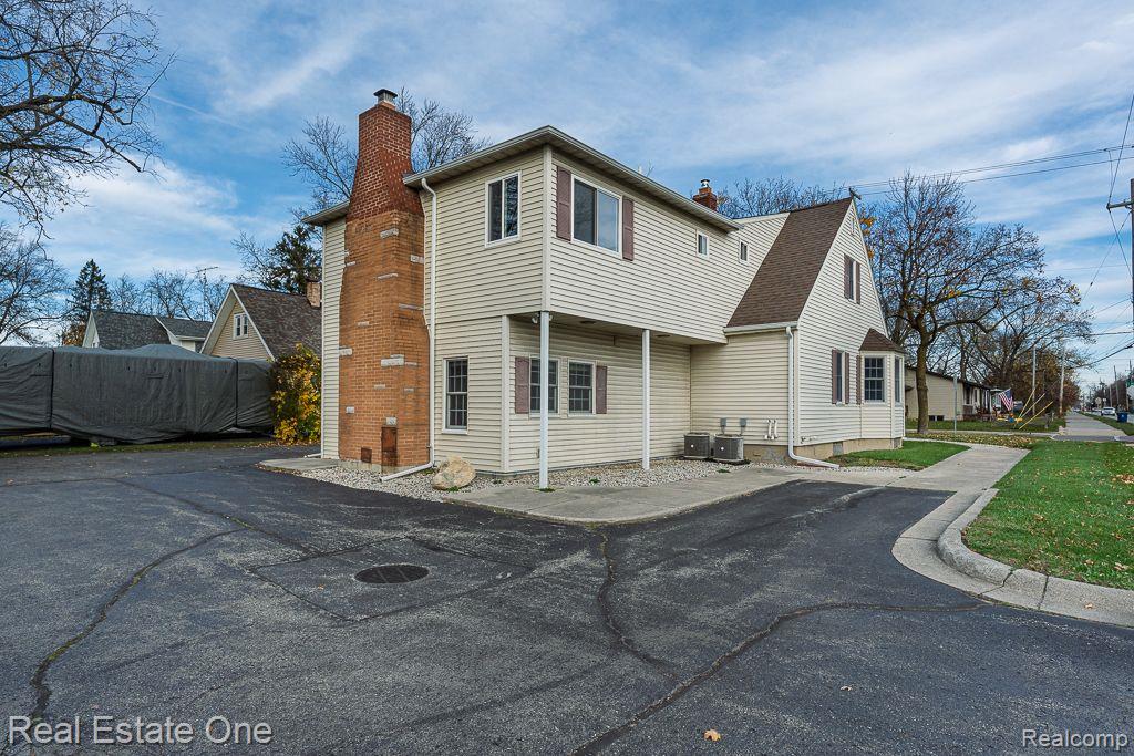 424 S MAIN ST