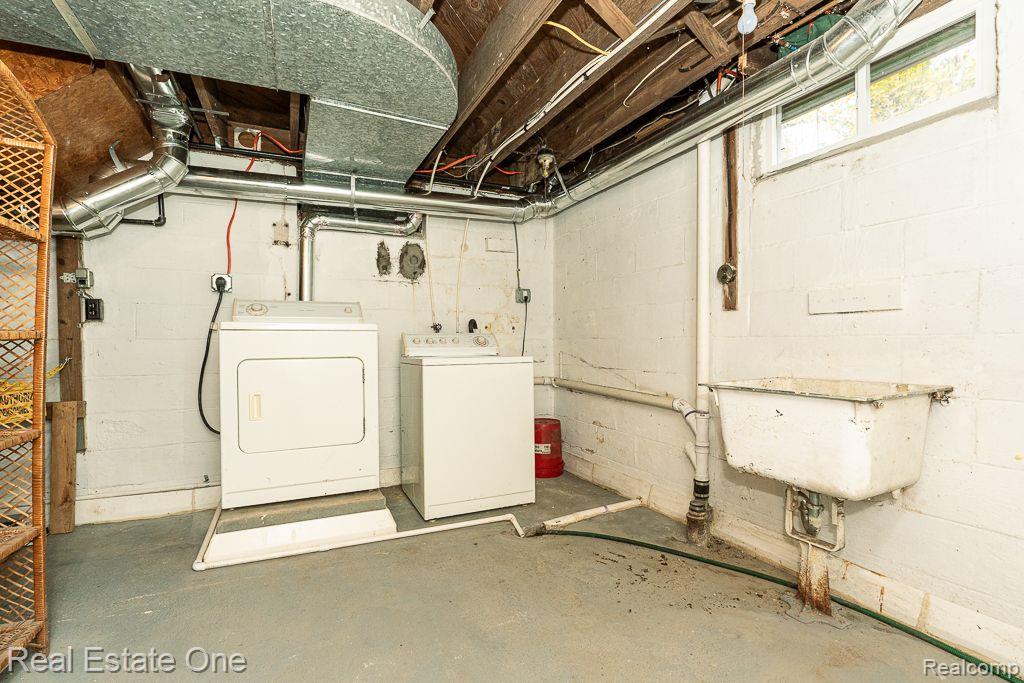 424 S MAIN ST
