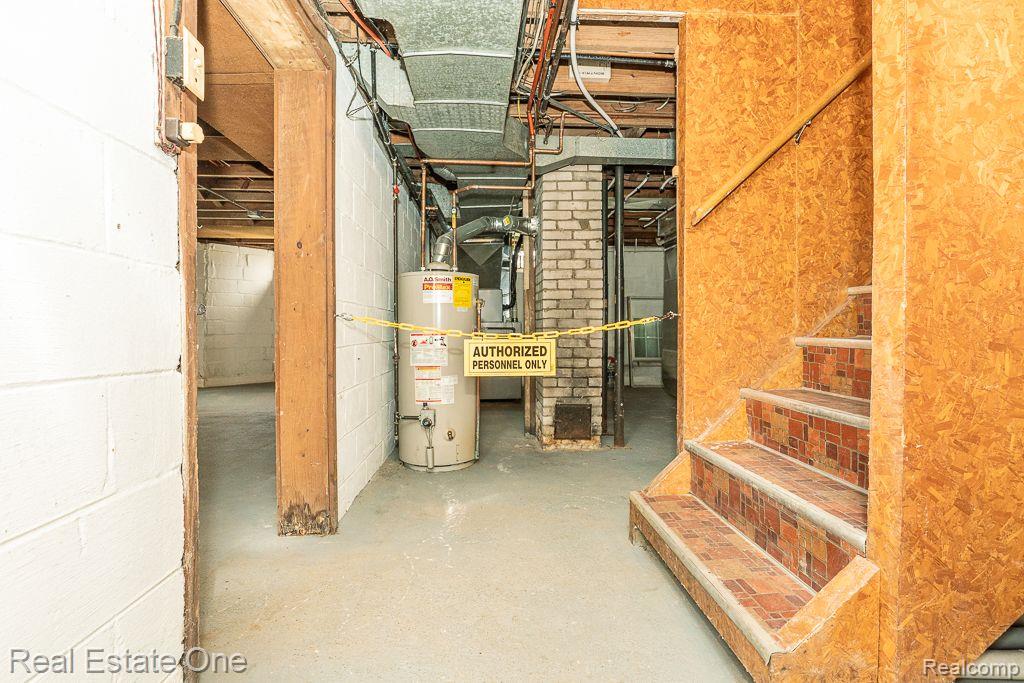 424 S MAIN ST