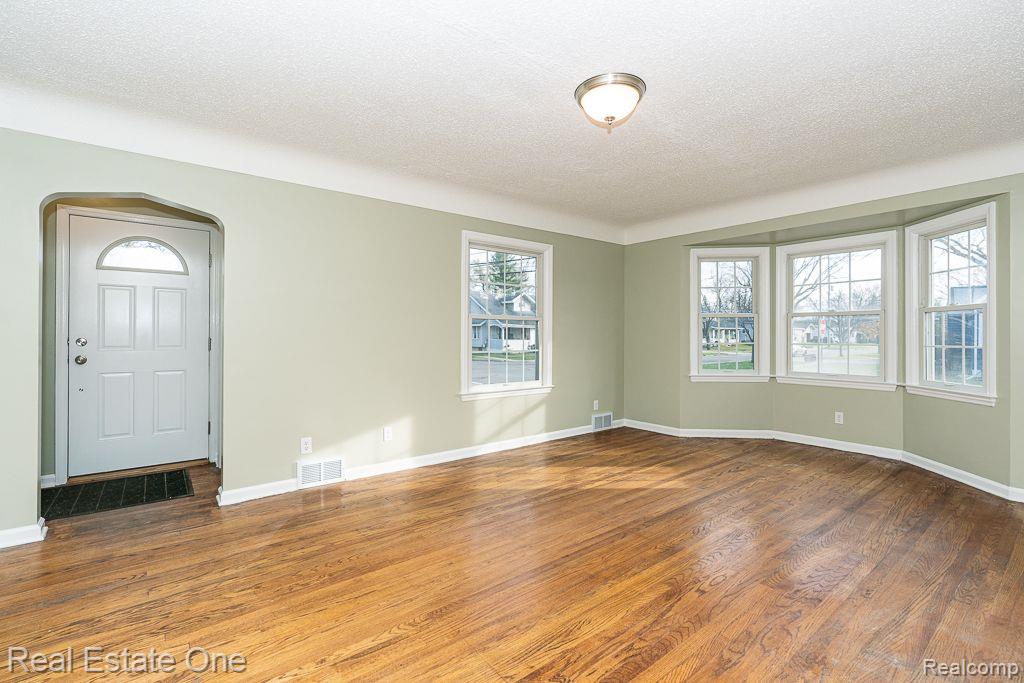 424 S MAIN ST