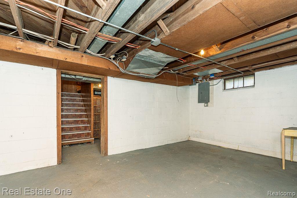 424 S MAIN ST