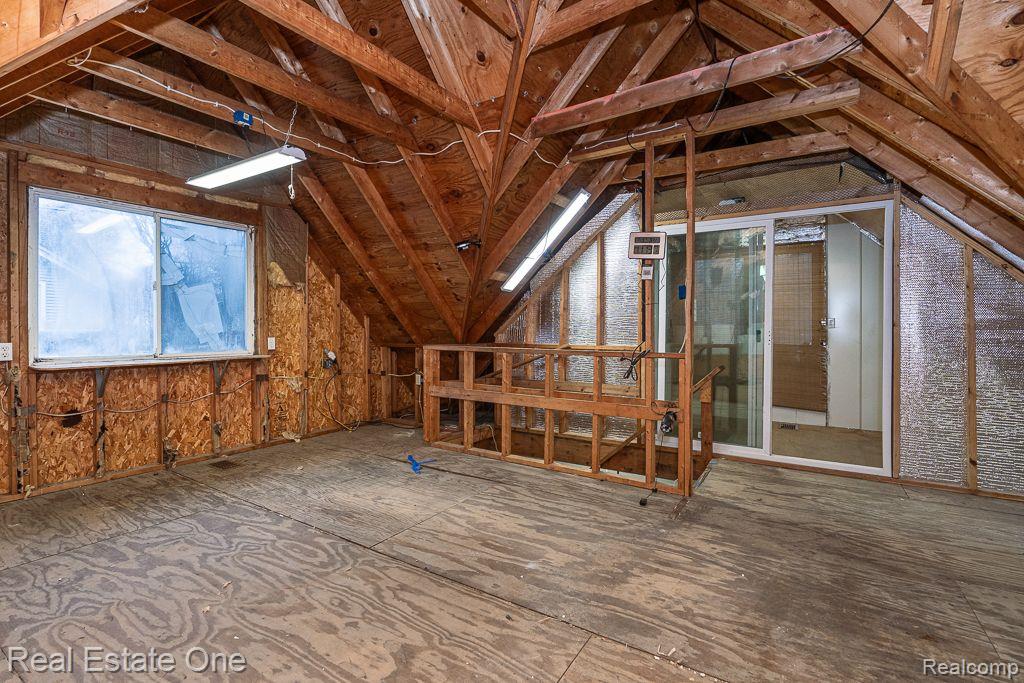 106 HUBBARD ST