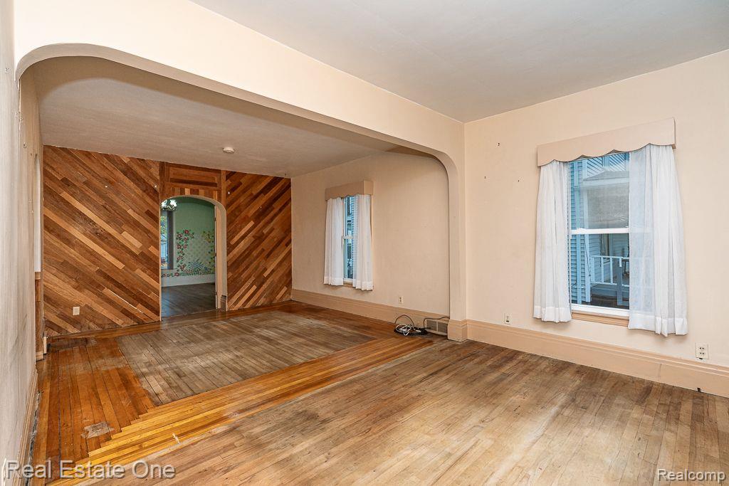 106 HUBBARD ST
