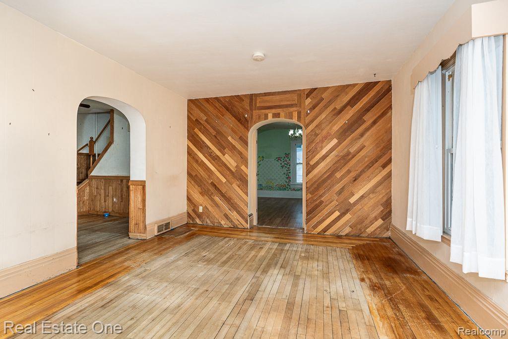 106 HUBBARD ST