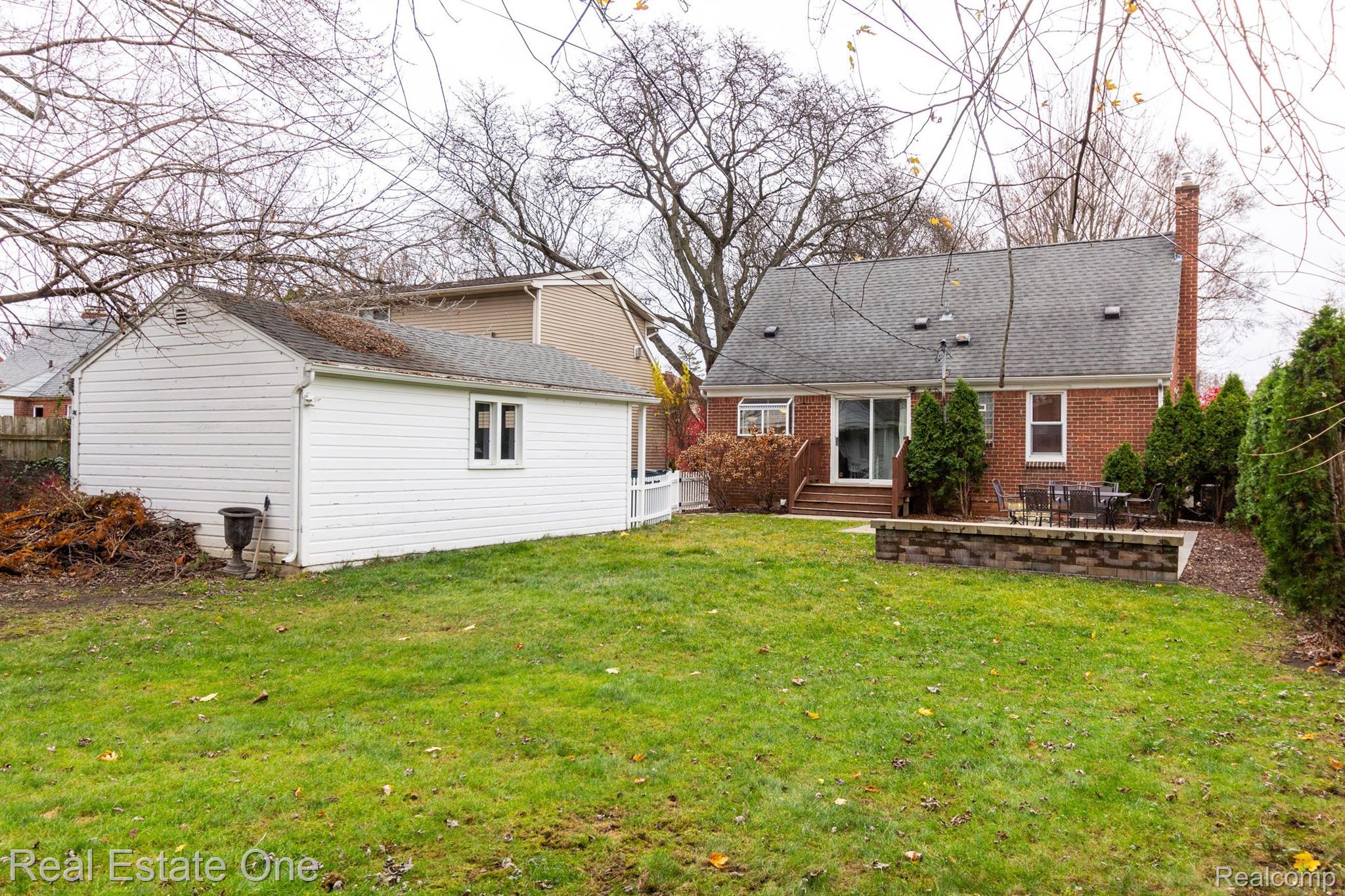 1707 N PLEASANT ST