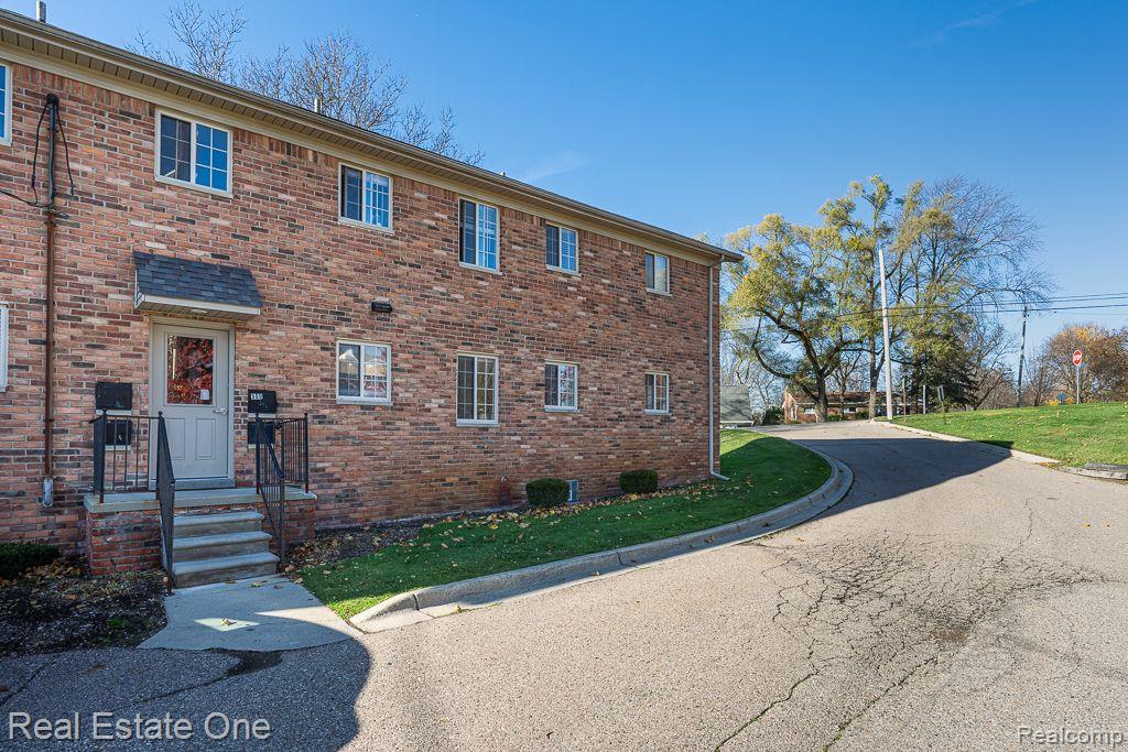 500 ROMEO RD 111
