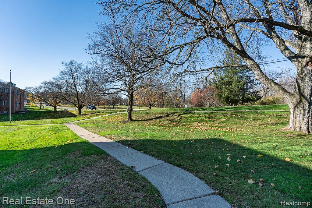 500 ROMEO RD 111
