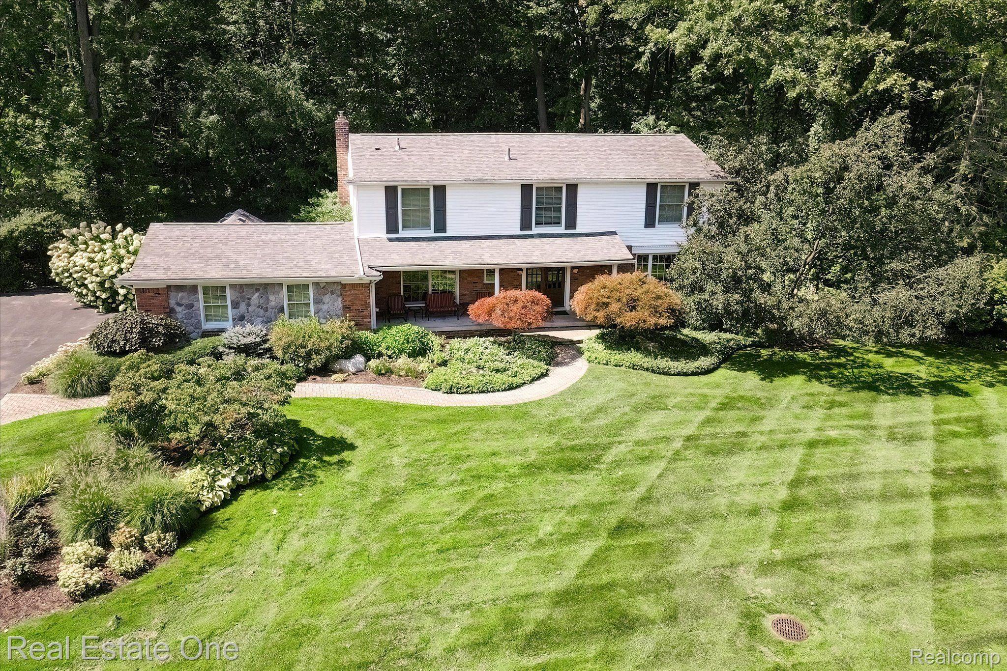 2463 HUNT CLUB DR