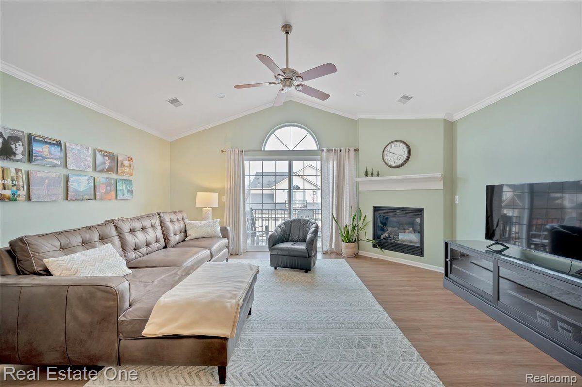 15201 ADRI CIR