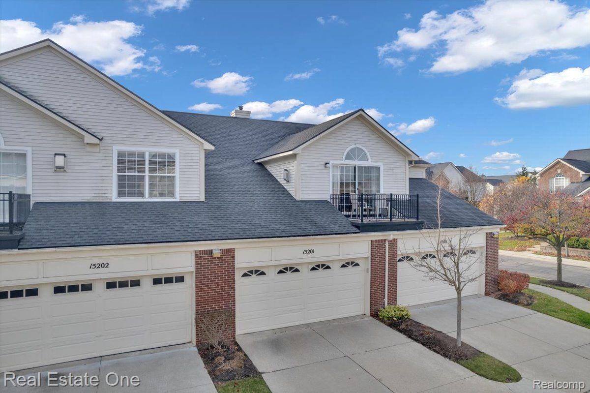 15201 ADRI CIR