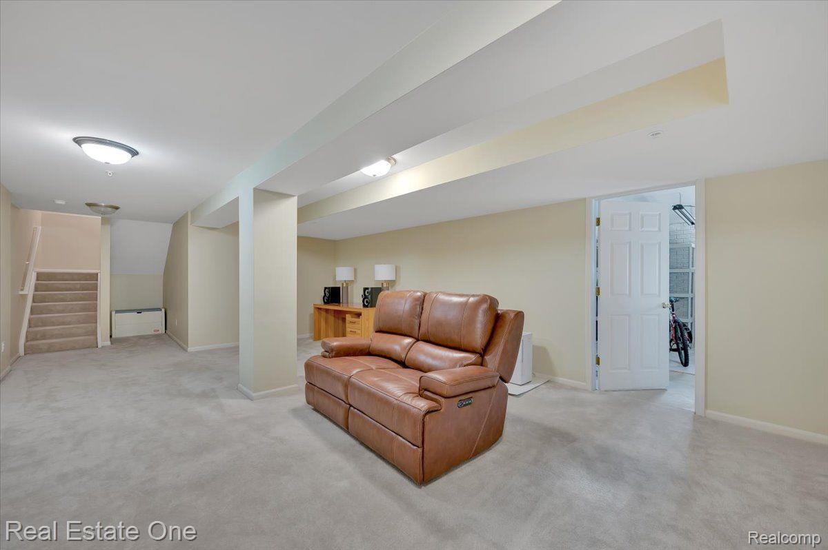15201 ADRI CIR