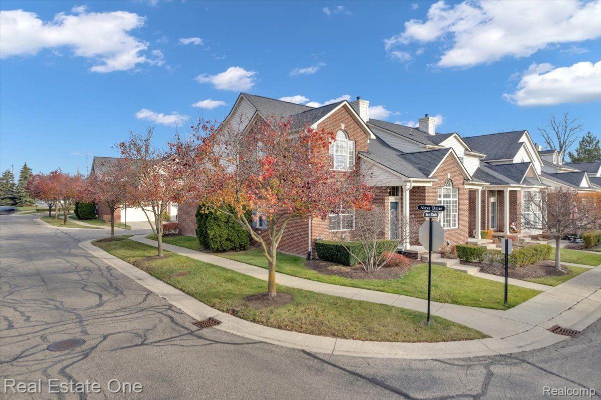 15201 ADRI CIR