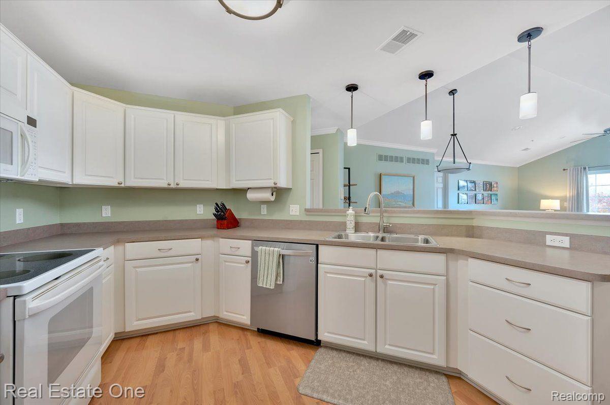 15201 ADRI CIR