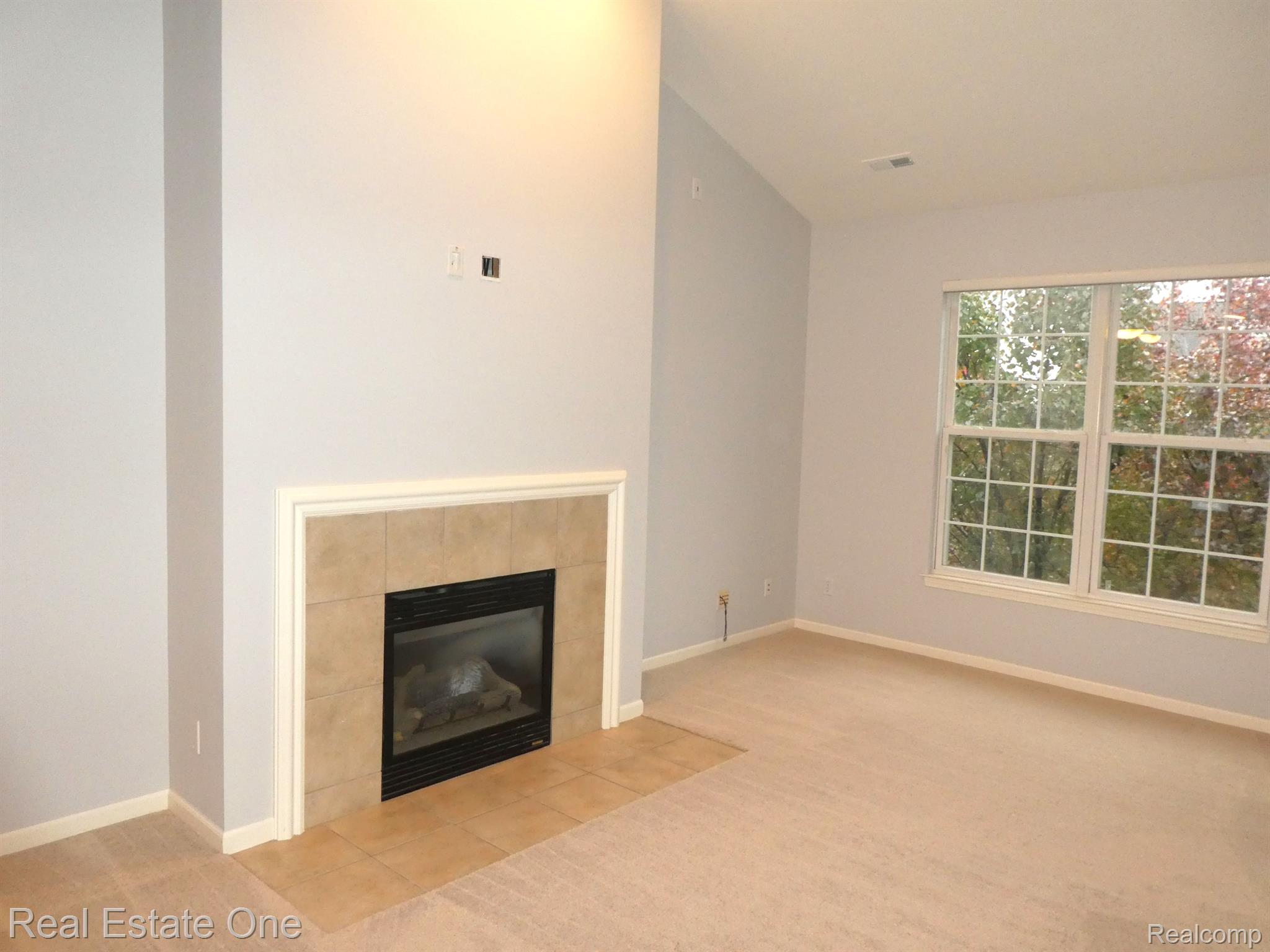 1071 ALAMEDA BLVD 22