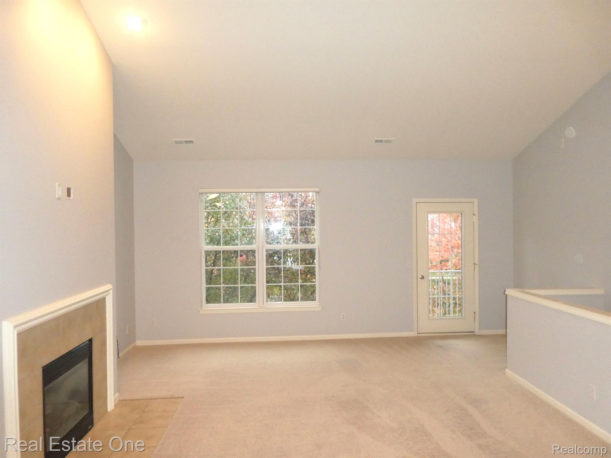 1071 ALAMEDA BLVD 22